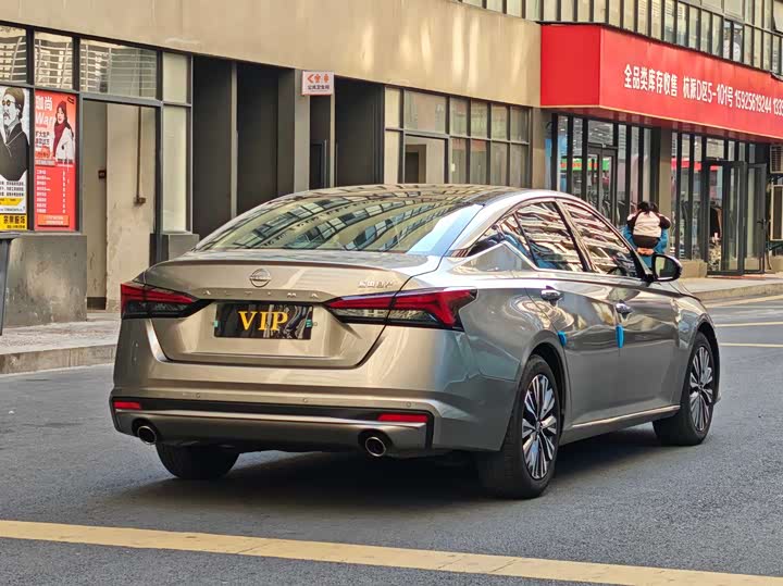 Фото 9 - Nissan Teana