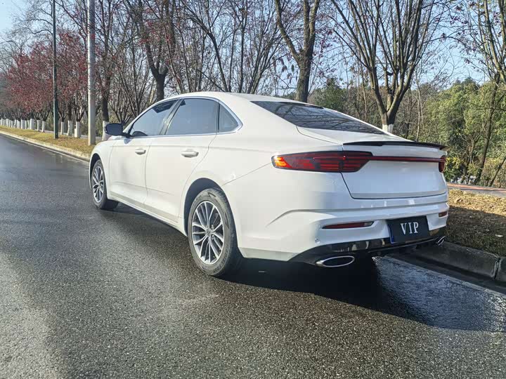 Фото 9 - Geely Preface