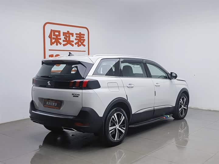 Фото 2 - Peugeot 5008