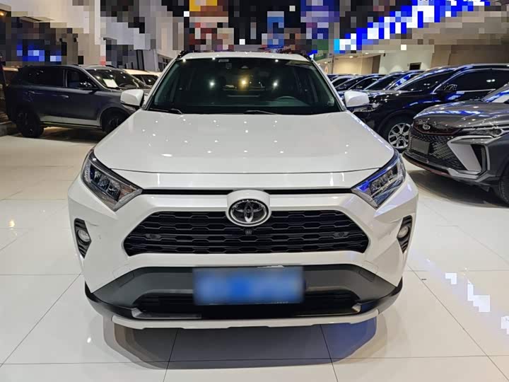 Фото 3 - Toyota RAV4