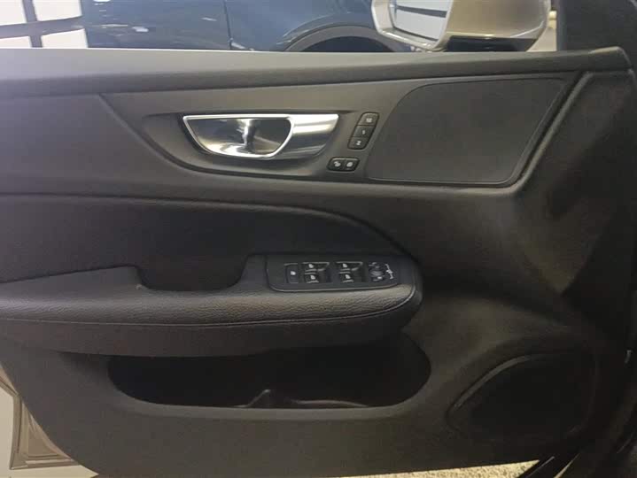 Фото 7 - Volvo S60