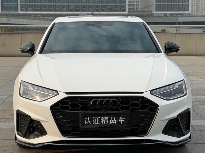 Фото 2 - Audi A4L