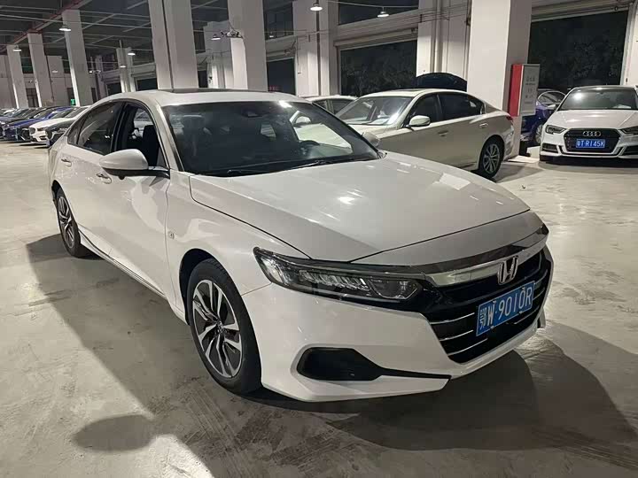 Фото 2 - Honda Accord