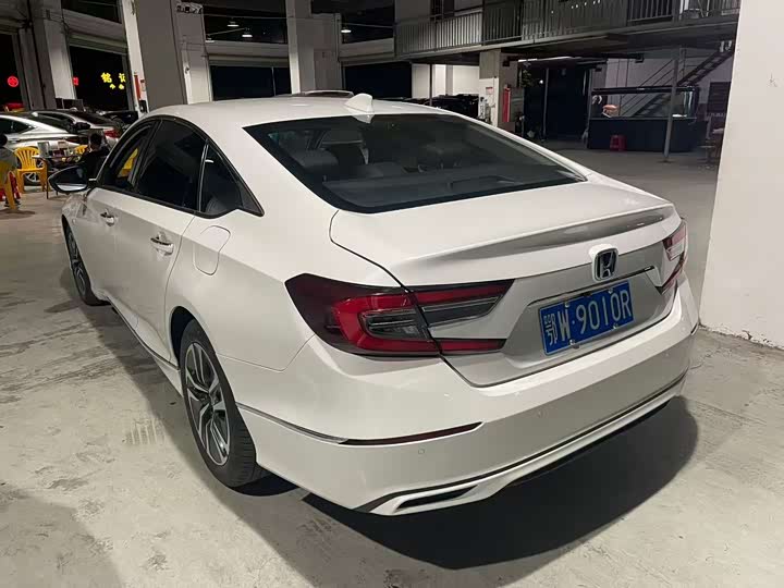 Фото 5 - Honda Accord