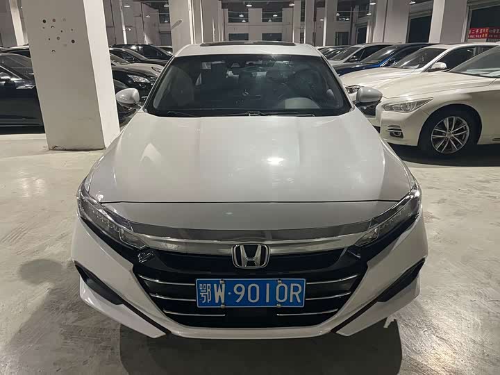 Фото 6 - Honda Accord