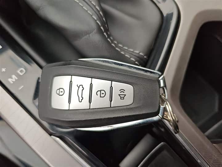 Фото 9 - Geely Emgrand