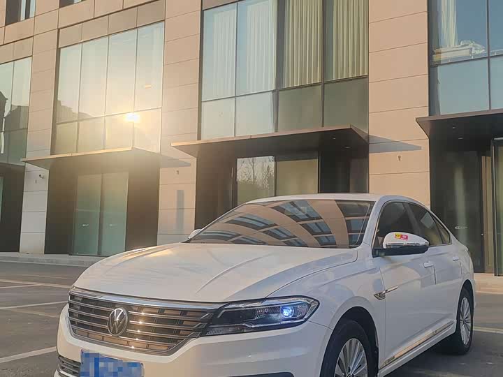 Фото 3 - Volkswagen Lavida