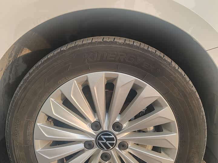 Фото 4 - Volkswagen Lavida