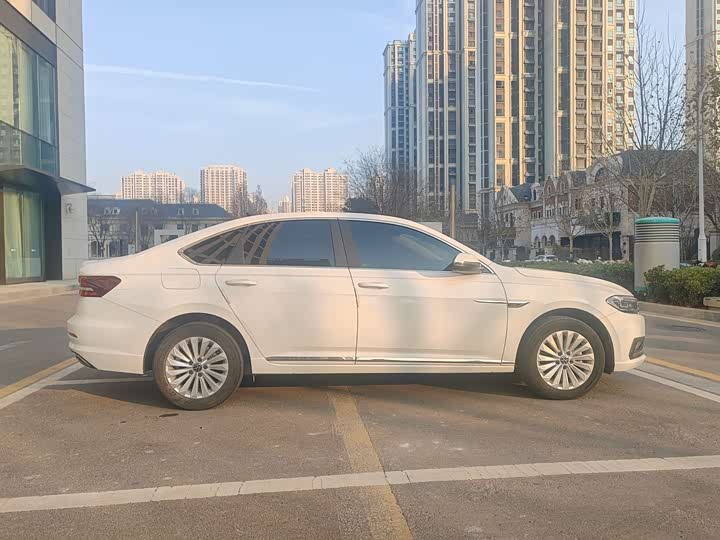 Фото 5 - Volkswagen Lavida