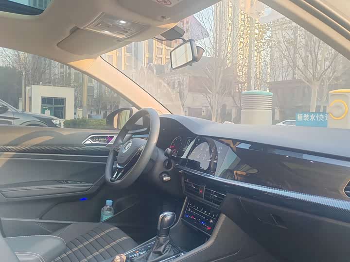 Фото 6 - Volkswagen Lavida