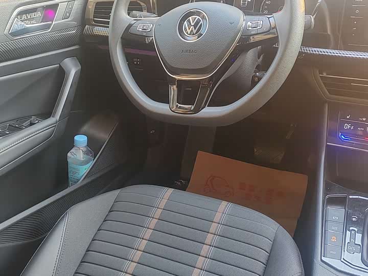 Фото 8 - Volkswagen Lavida