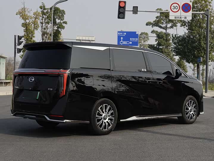 Фото 9 - GAC Trumpchi E9