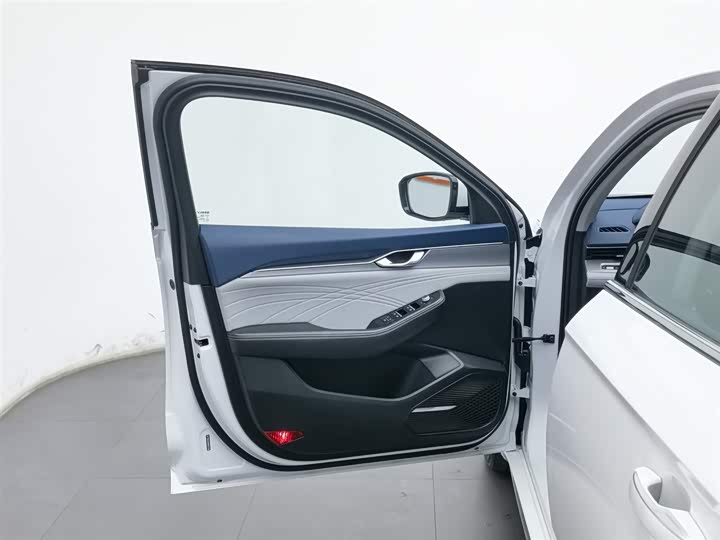 Фото 8 - Geely Preface