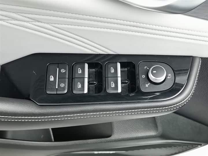 Фото 9 - Geely Preface