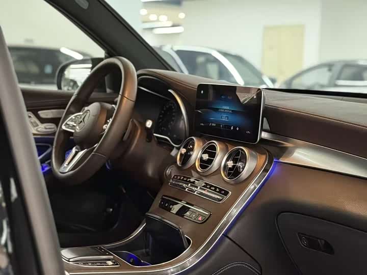 Фото 8 - Mercedes-Benz GLC-Class