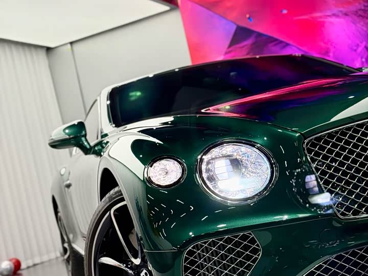 Фото 5 - Bentley Continental GT