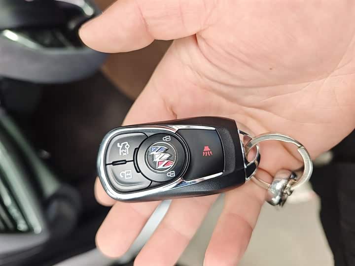 Фото 9 - Buick Regal