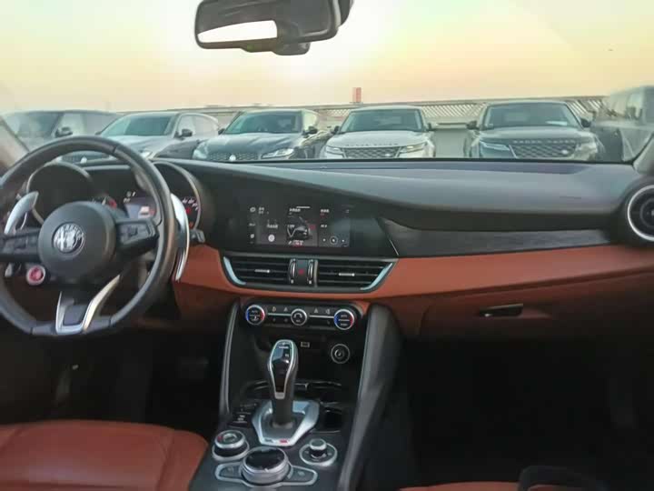 Фото 5 - Alfa Romeo Giulia