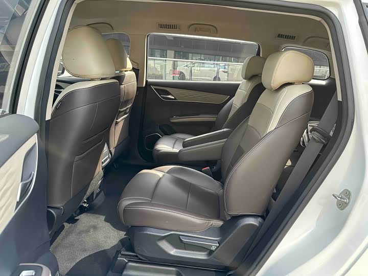 Фото 8 - BYD Song Max Hybrid