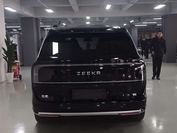 Фото 4 - Zeekr 9X