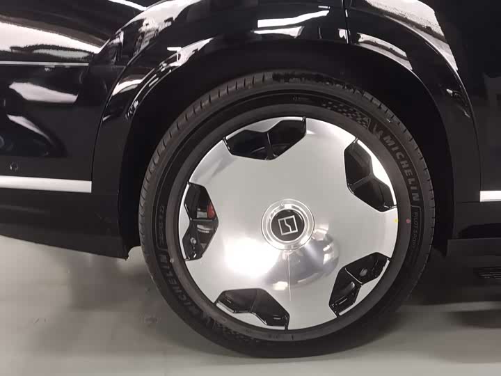 Фото 7 - Zeekr 9X