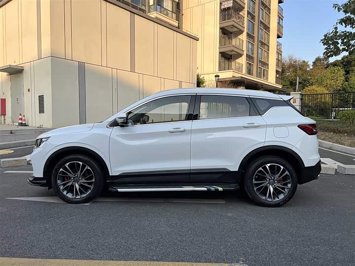 Фото 2 - Geely Coolray