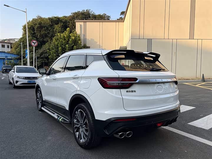 Фото 3 - Geely Coolray