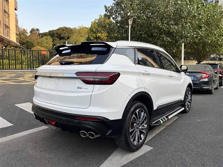 Фото 8 - Geely Coolray