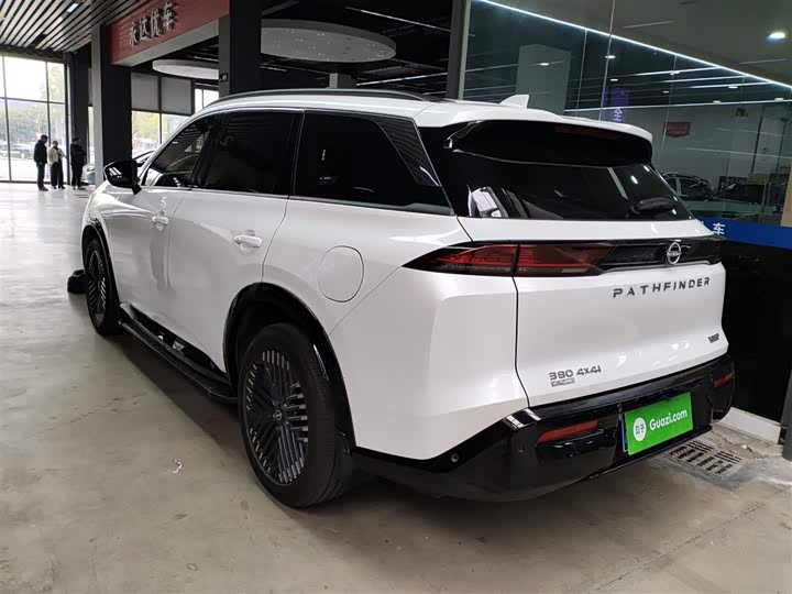 Фото 5 - Nissan Pathfinder