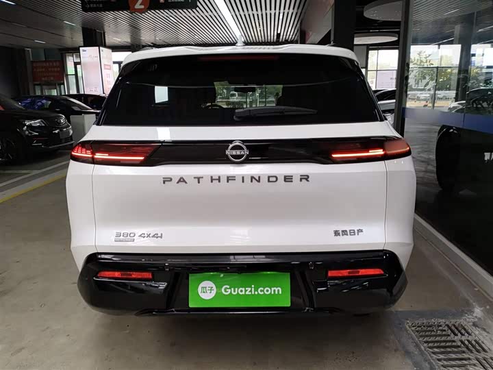 Фото 6 - Nissan Pathfinder