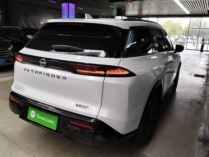 Фото 7 - Nissan Pathfinder