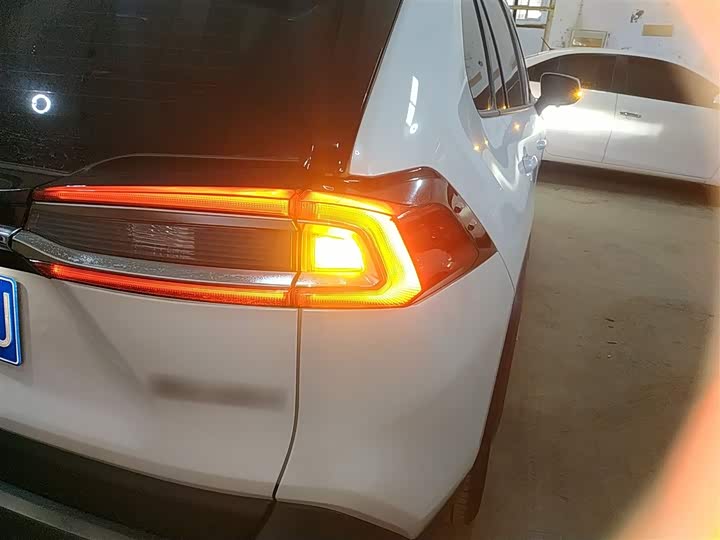 Фото 8 - Toyota Wildlander