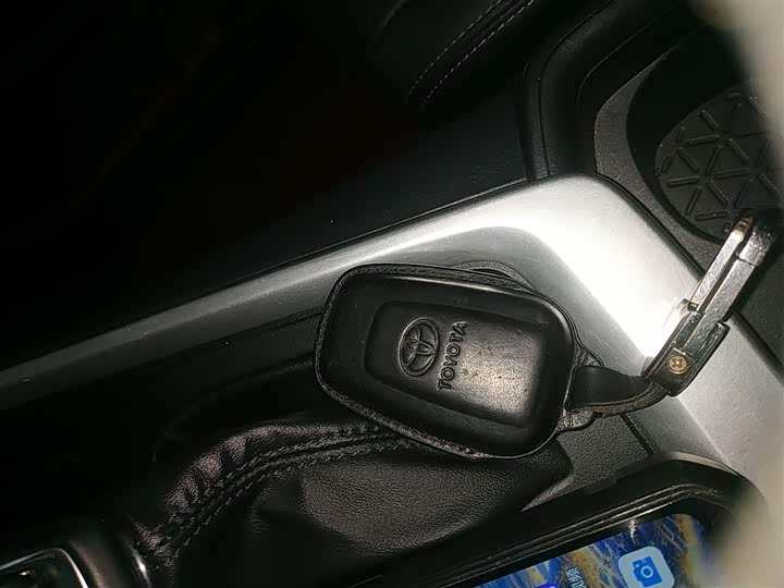 Фото 9 - Toyota Wildlander