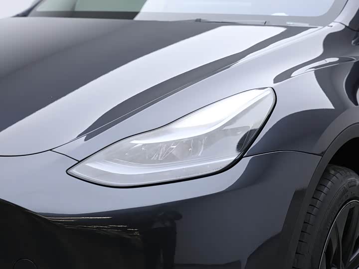 Фото 6 - Tesla Model Y