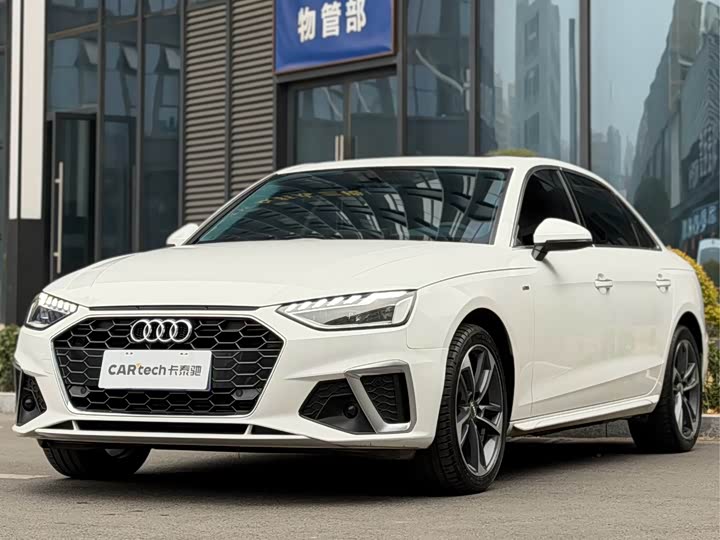 Фото 1 - Audi A4L