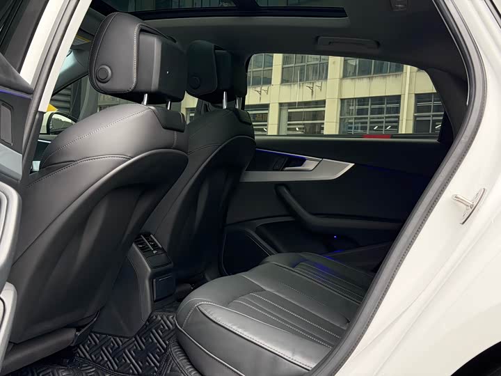 Фото 7 - Audi A4L