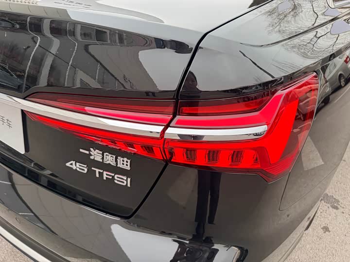 Фото 7 - Audi A6L