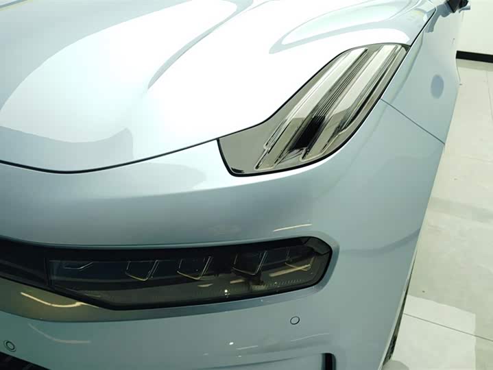 Фото 5 - Zeekr 001