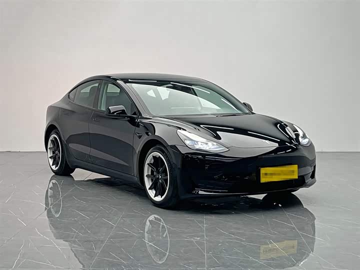 Фото 8 - Tesla Model 3