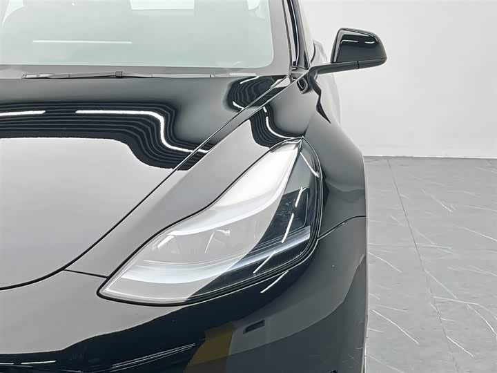 Фото 9 - Tesla Model 3