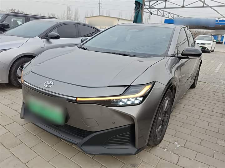 Фото 1 - Toyota bZ3