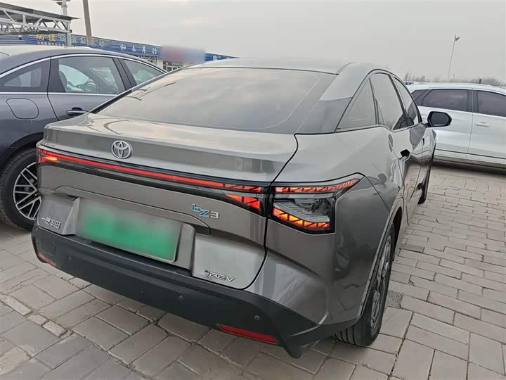 Фото 7 - Toyota bZ3