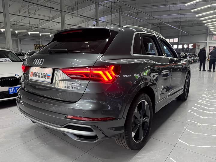 Фото 4 - Audi Q3