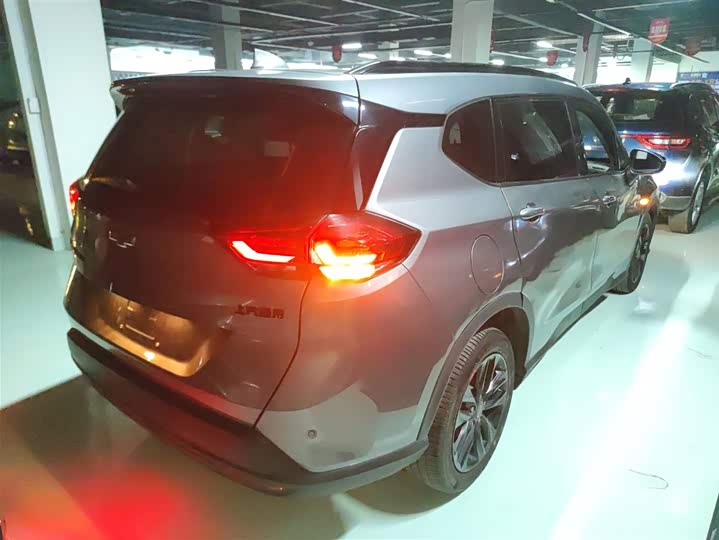 Фото 7 - Chevrolet Orlando