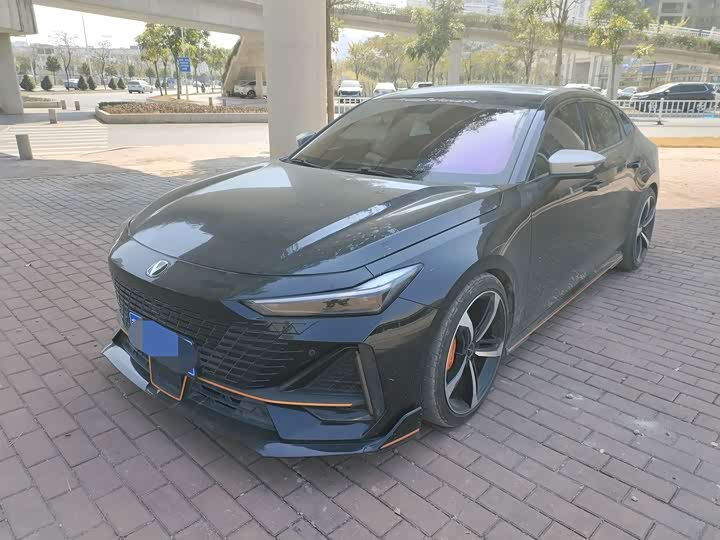 Фото 2 - Changan UNI-V