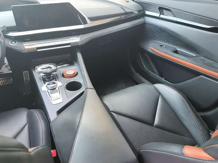 Фото 7 - Changan UNI-V