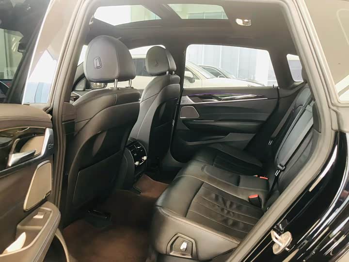 Фото 5 - BMW 6 Series GT