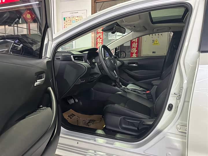 Фото 7 - Toyota Corolla