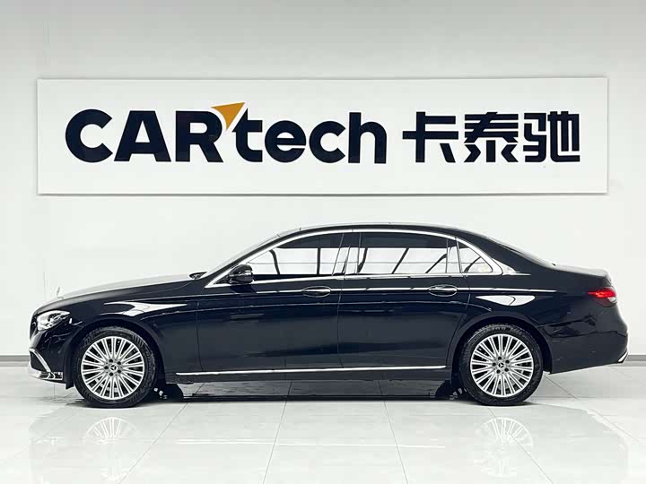 Фото 3 - Mercedes-Benz E-Class