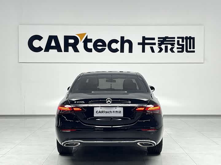 Фото 4 - Mercedes-Benz E-Class